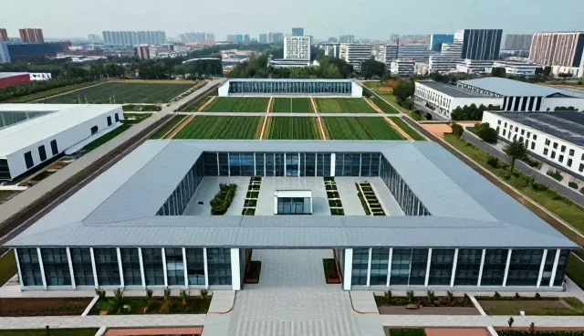 定制衣柜在环境因素下的空间适配与设计考量